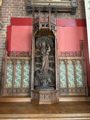 St. Mary Altar style Gothic - Style en Oak wood, Belgium 19 th century ( Anno 1870 )