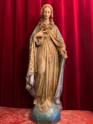 1 Gothic - style St. Mary Statue