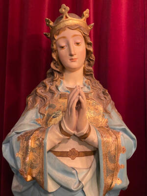 St. Mary Statue By: El Arte Christiano, Olot Spain style Gothic - style en Hand - Carved Wood , Olot Spain 19 th century ( Anno 1880 )