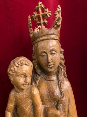St. Mary With Child  style Gothic - style en Fully Hand - Carved Wood Walnut, France 19 th century