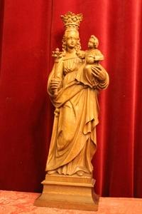 St. Mary With Child. By Gustaaf Delafontaine. style Gothic - style en FULLY HAND-CARVED OAK, Belgium 20th century