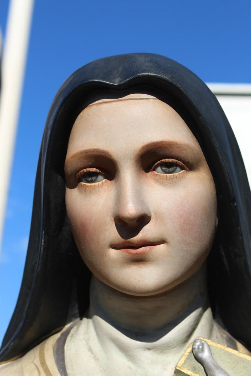 1 Gothic - Style St. Theresia Statue Glass Eyes