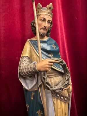 Statue Of Louis Ix Of France With An Accompanying Console style Gothic - Style en Hand - Carved Wood Polychrome , France 19 th century ( Anno 1865 )