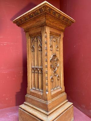 Statue Stand style Gothic - Style en Oak Wood, Belgium 19th century