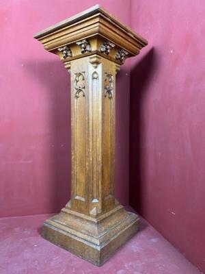 Statue Stand style Gothic - style en Oak Wood, Belgium 19th century ( anno 1890 )
