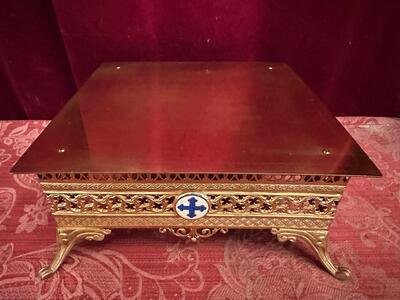 1 Gothic - Style Tabor.