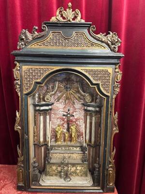 Holy Family Devotion - Shrine en Fully Handmade / Hand - Carved Wood / Glass / Fabrics, Spain 19 th century ( Anno 1825 )