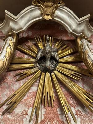 Holy Family Devotion - Shrine en Fully Handmade / Hand - Carved Wood / Glass / Fabrics, Spain 19 th century ( Anno 1825 )