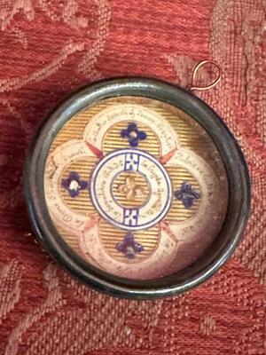 1  Important Multi Reliquary Relics:Ex Cryptha, Ex Sepulcre Bmv. Ex Sepulcre Dnjc. Ex Domo St. Joseph. Ex Habitu St. Franc Of Ass. St. Joannes Baptist