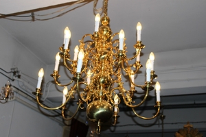 Large Chandelier With 18 Lights New Polished And Varnished en Brass , 19th century