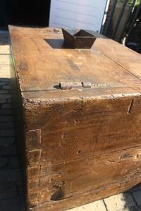 Large Offer Box en Oak wood, Dutch 19th century
