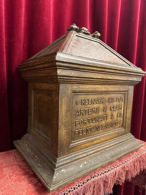 Large Reliquary  en Wood / Fabrics, Italy  18 th century