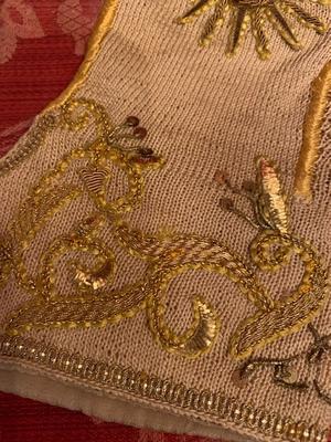 Mitra & Matching Gloves With Original Case en hand embroidered / Fabrics, Belgium 19th century