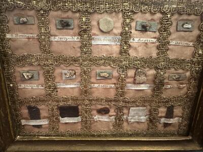 Multi Reliquary  en Wood / Fabrics / Glass, Italy  18 th century ( Anno 1765 )