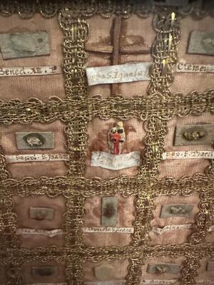 Multi Reliquary  en Wood / Fabrics / Glass, Italy  18 th century ( Anno 1765 )