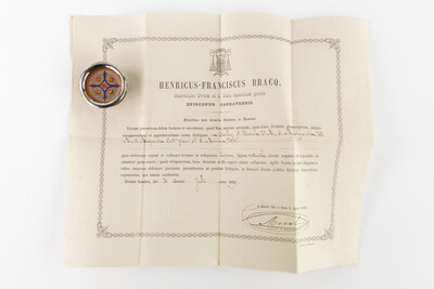 Multi Reliquary Ex Ossibus Relics : St. Ursula, St. Margaretha Of Antiochië, St. Margaretha Of Cortona, St. Monica With Original Document en Brass / Glass / Wax Seal, 19 th century