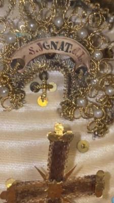 Multi - Reliquary Relics :  St. Ignatius, St. Augustinus, St. Hieronymus, St. Gallus, St. Canisius. en Timber Gilt Frame / Glass, Italy 19 th century ( Anno 1850 )