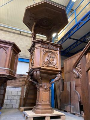 Exceptional Pulpit  style Neo Classicistic en Solid Oak wood Multiple hand - carved elements, Belgium 19 th century