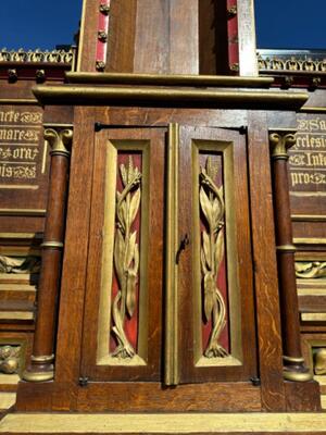 High Quality Neoclassical Roman-Gothic-Style Side-Altar. style Neo Classicistic - Gothic - Style en Oak wood, Belgium  19 th century