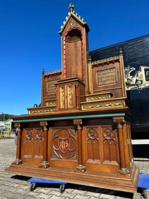 High Quality Neoclassical Roman-Gothic-Style Side-Altar. style Neo Classicistic - Gothic - Style en Oak wood, Belgium  19 th century