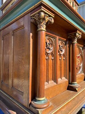 High Quality Neoclassical Roman-Gothic-Style Side-Altar. style Neo Classicistic - Gothic - Style en Oak wood, Belgium  19 th century