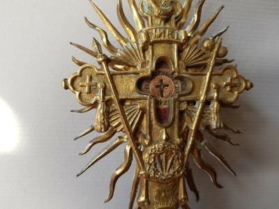 Reliquary Relic Of The True Cross With Original Document. New Approved 1945 style NEO-CLASSICISTIC en Brass / Bronze / Gilt, Italy 19th century ( anno 1865 )