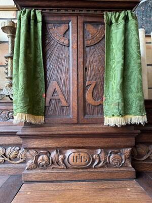 St. Therese Altar  style Neo Classicistic en Oak Wood, Belgium  19 th century ( Anno 1890 )