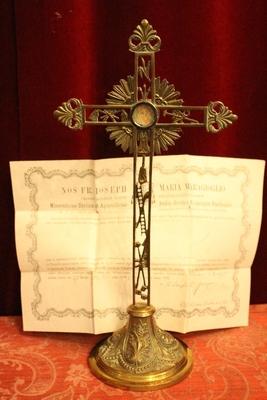 Cross Reliquary Relic Of The True Cross With Document style neo classisistical en Brass / Bronze / Gilt, France 19th century
