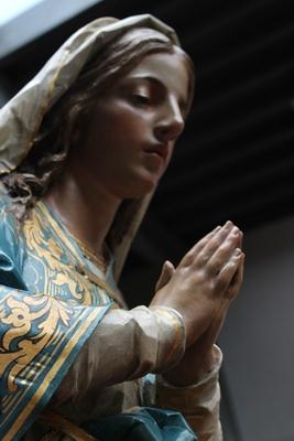Statue St. Mary Immaculatae Conceptionis Fully Hand-Carved Wood / Polychrome style Neo - Gothic - Style en hand-carved wood polychrome, Southern Germany 19th century (1855)