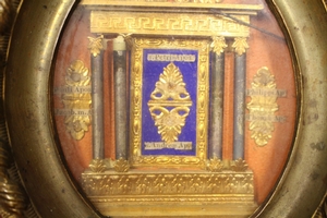 Oval  Reliquary / Relics  Of  8  Apostles / Frame Gilt. Italy  19th century ( 1810 )