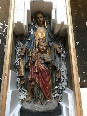 Packing Process For Colorado U.S.A. 2018. St. Mary With Child en plaster polychrome, Belgium 19th century
