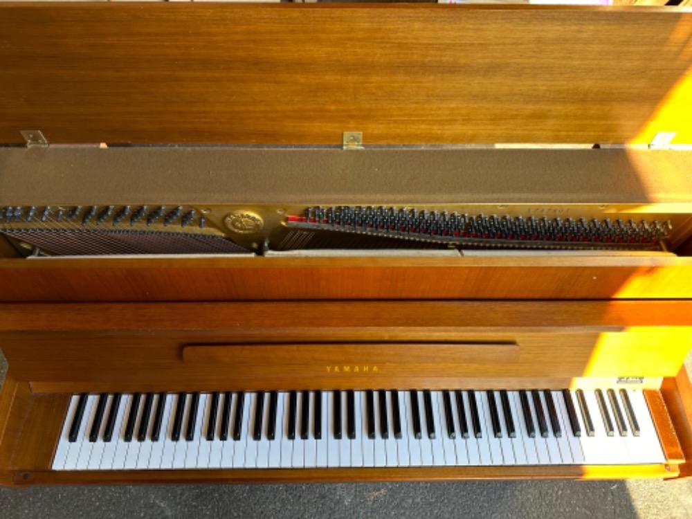 1  Piano Yamaha !