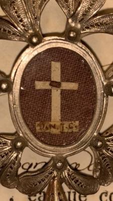 Relic Of The True Cross With Original Document en Silver Filigrain / Glass, Belgium