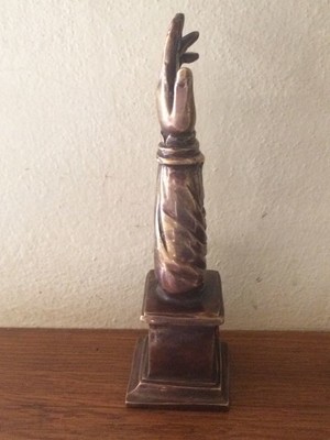 Reliquary - Arm Ex Ossibus St. Nicholas Of Bari  en Bronze / Glass / Wax Seals, Italy 18 th century