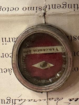 1  Reliquary - First Class Relic Ex Carne St. Vincentius A Paulo With Document