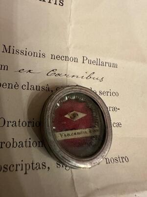 1  Reliquary - First Class Relic Ex Carne St. Vincentius A Paulo With Original Document