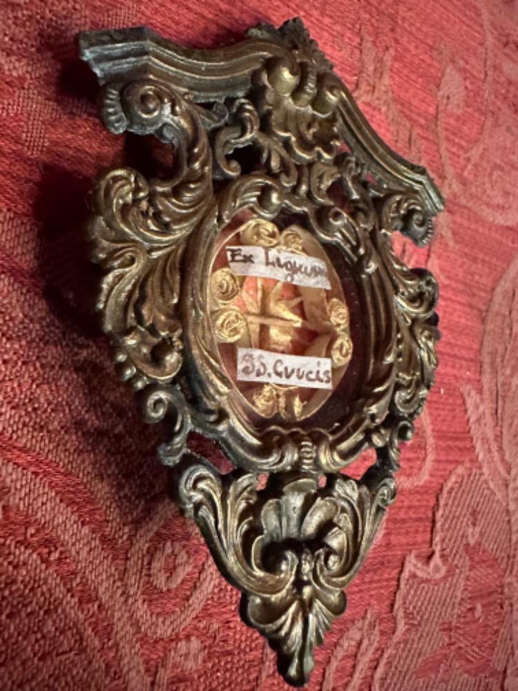 1  Reliquary - Relic Ex Ligno S. Crucis D.N.J.C.