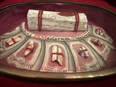 Reliquary - Relic Ex Ossibus Relics en Brass / Glass / Wax Seals , 19 th century