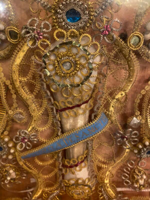 Reliquary - Relic Ex Ossibus Relics, en Hand - Embroidered Goldstitchery / Fabrics , Southern Germany 19 th century