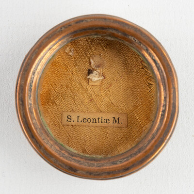 Reliquary - Relic Ex Ossibus Sa. Leontia.M. With Original Document en Brass / Glass / Wax Seal, Belgium  19 th century ( Anno 1858 )