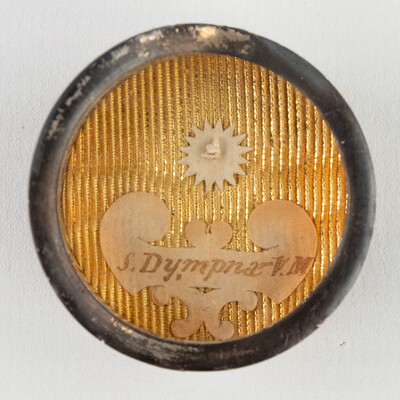 Reliquary - Relic Ex Ossibus St. Dymphna V.M. With Original Document en Brass / Glass / Wax Seal, Belgium  19 th century