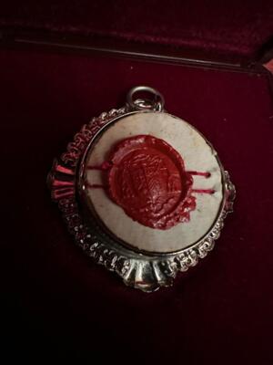 1  Reliquary Relic Ex Ossibus St. Thaddaeius Apostle