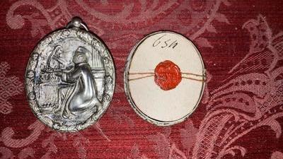 Reliquary - Relic Silver. Relics : St. Joseph. Domo Laurentii. S. Ludovicus. S. Honorati. S. Eduardi. en Silver/ Glass / Originally Sealed, Italy  19 th century ( Anno 1840 )