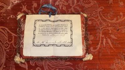 Reliquary - Relic Small Pillow, Touched To The Body Of St. Rosa Di Viterbo Originally Sealed And Signed By The Abbess In 1869 en Fabrics,