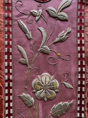 Chasuble Maison J.A. Henry  style Romanesque en hand embroidered / Fabrics, Lyon France 19th century ( anno 1890 )
