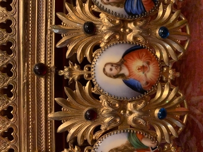 1 Romanesque Exceptional Missal Stand. Enamel Applications Of The 4 Evangelists An Jesus + Angel Heads.