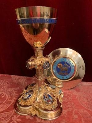 Exeptional Chalice With Original Paten. Weight Chalice 1.05 Kgs ! Reserved style Romanesque en Full silver / Gilt / Filigrain /  Enamel - Medallions / Stones , France 19th century ( anno 1865 )