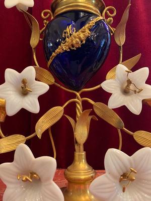 Sanctuary Lamp en Brass / Gilt / Glass / Porcelain Lilies, France 19th century ( anno 1875 )
