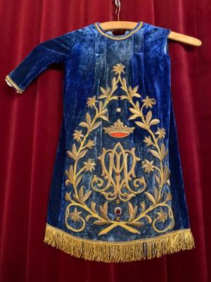 St. Mary Robe en Hand - Embroidered / Fabrics / Stones, Belgium  19 th century