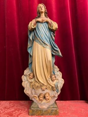 St. Mary Statue en Plaster polychrome / Glass Eyes / Wooden Base, Olot Spain 19 th century ( Anno 1890 )